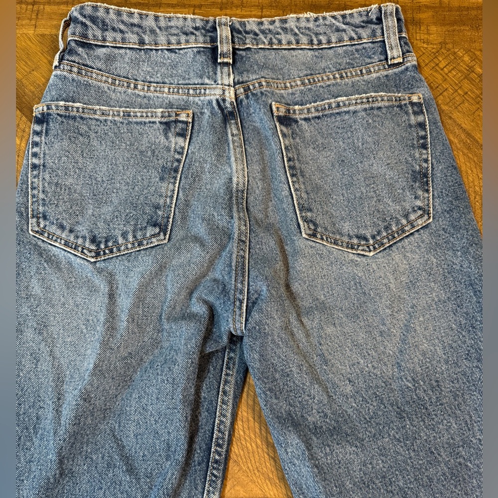 SOLD Zara Light Blue High Waist Crop 90’s Jean With Raw Hem Size 4 - Picture 11 of 14